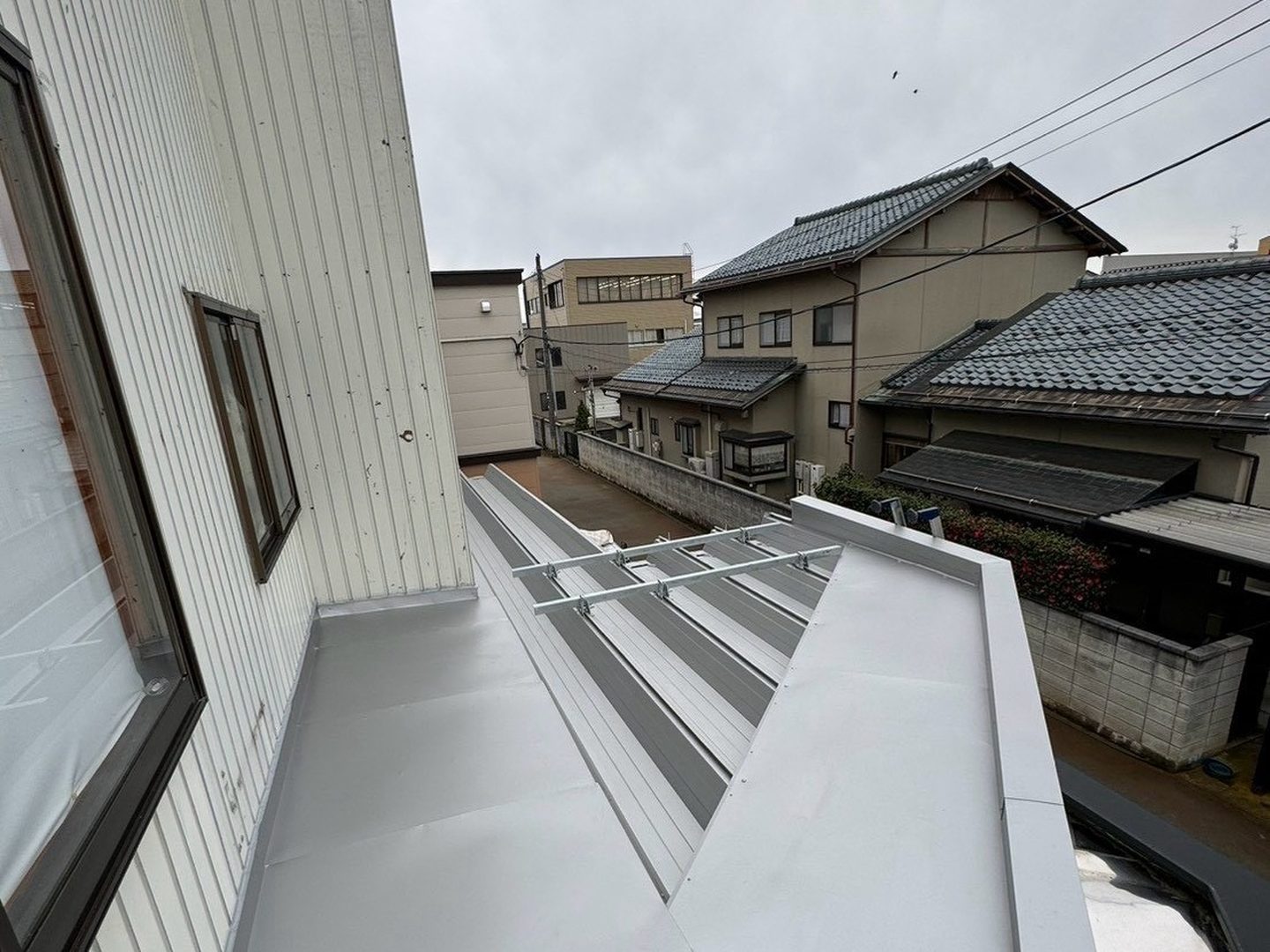 三条市 W様 屋根工事（折半カバー工法） 施工後