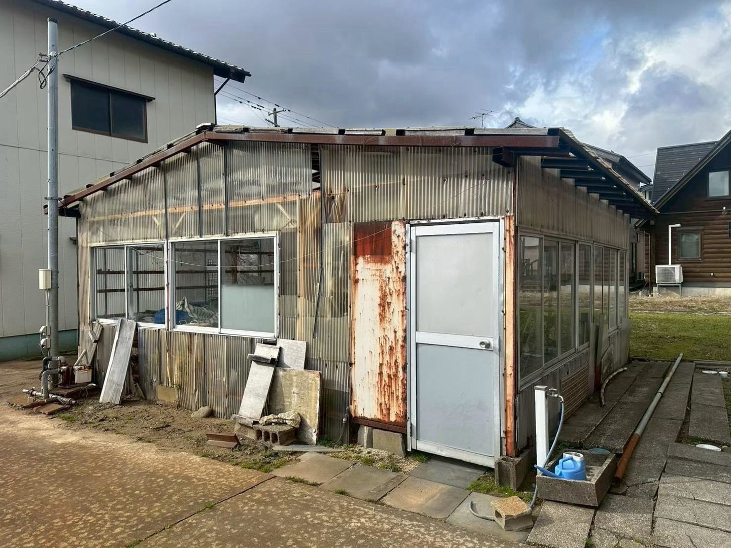 燕市 F様 小屋外壁張り替え工事 施工前